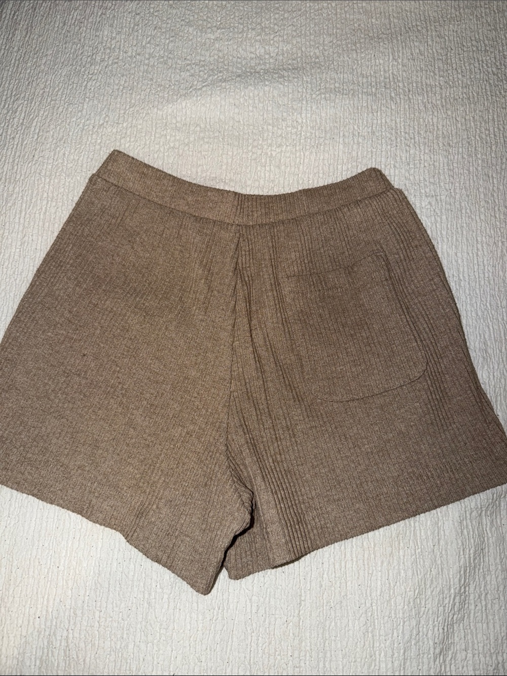 Alo Ribbed shorts - Picture 2 of 3